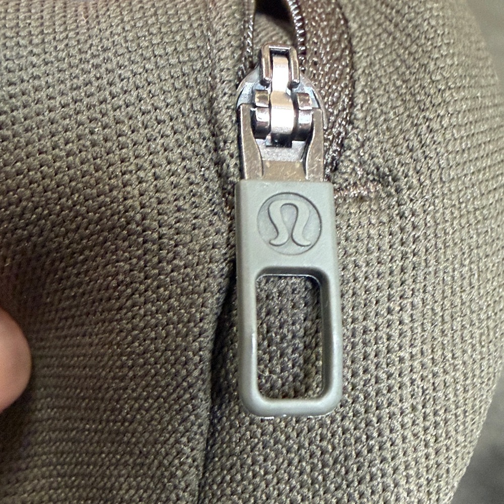 CLOSET CLEAN OUT SALE !!!! Lululemon Athletica Green Lightweight Shirt Jacket - Picture 3 of 3